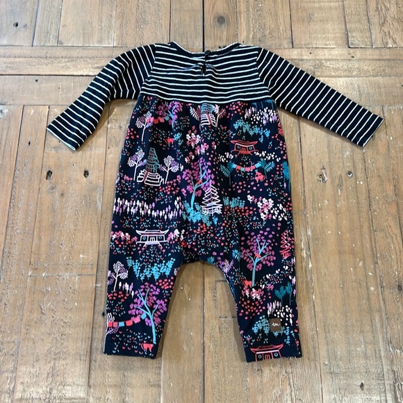 Tea collection black pagoda print romper - Picture 4 of 4